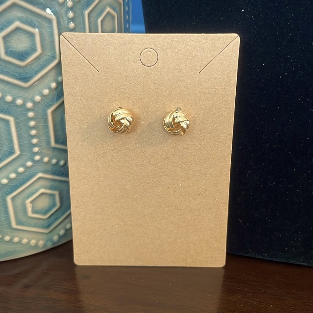 Gold tone Knot style fashion earrings